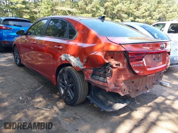✅ 2021 Kia Forte GT-Line • VIN: 3KPF34AD0ME332432 • Lot: 43266512. Wystawiony na IAAI z przebiegiem 61 591 mil. Bezpłatny archiwum sprzedaży aukcyjnych z USA i szczegółowy raport historii pojazdu na DreamBid. Zdjęcie 3.