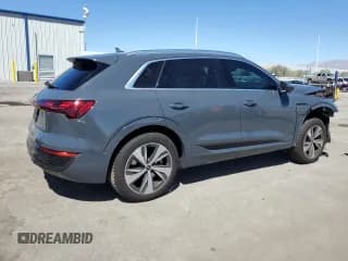 ✅ 2024 Audi Q8 e-tron Premium Plus • VIN: WA15AAGE0RB057434 • Lot: 68937884. Wystawiony na Copart z przebiegiem 1 487 mil. Bezpłatny archiwum sprzedaży aukcyjnych z USA i szczegółowy raport historii pojazdu na DreamBid. Zdjęcie 3.