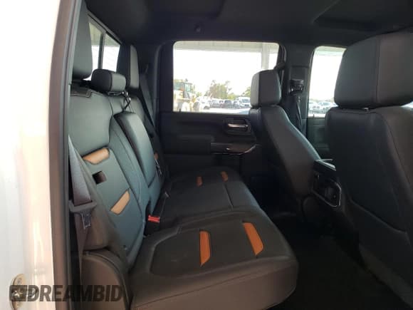 ✅ 2023 GMC Sierra 2500HD AT4 • VIN: 1GT49PEY4PF261377 • Lot: 85352395. Wystawiony na Copart z przebiegiem 40 306 mil. Bezpłatny archiwum sprzedaży aukcyjnych z USA i szczegółowy raport historii pojazdu na DreamBid. Zdjęcie 10.