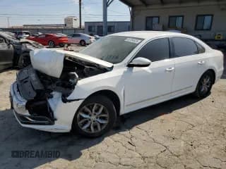 ✅ 2016 Volkswagen Passat S • VIN: 1VWAT7A37GC036044 • Lot: 80784925. Wystawiony na Copart z przebiegiem 131 979 mil. Bezpłatny archiwum sprzedaży aukcyjnych z USA i szczegółowy raport historii pojazdu na DreamBid. Zdjęcie 1.