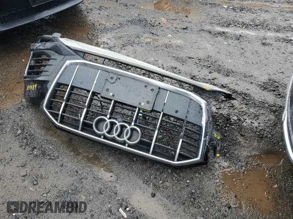 ✅ 2021 Audi Q7 Premium • VIN: WA1AJAF79MD024589 • Lot: 90312905. Wystawiony na Copart z przebiegiem 88 010 mil. Bezpłatny archiwum sprzedaży aukcyjnych z USA i szczegółowy raport historii pojazdu na DreamBid. Zdjęcie 13.