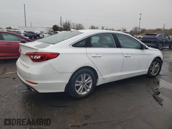 2015 Hyundai Sonata SE z VIN 5NPE24AF4FH151204, wystawiony jako Copart lot #90586855 z przebiegiem 131 311 mil mil oraz Czysty tytuł • Clean title. Historia ofert i sprzedaży dostępna na DreamBid. Obrazek 3.