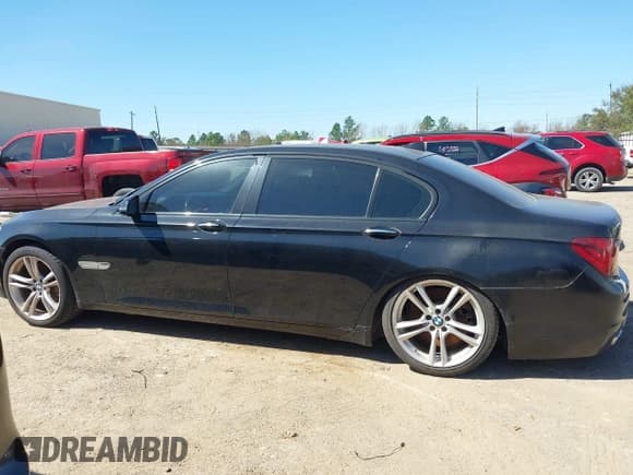 ✅ 2014 BMW 7 Series ALPINA B7 • VIN: WBAYE8C53ED135383 • Lot: 41778392. Wystawiony na IAAI z przebiegiem 110 468 mil. Bezpłatny archiwum sprzedaży aukcyjnych z USA i szczegółowy raport historii pojazdu na DreamBid. Zdjęcie 14.