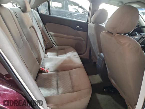 ✅ 2011 Ford Fusion S • VIN: 3FAHP0GAXBR260203 • Лот: 93601985. Опубликован ранее на Copart с пробегом 215 661 миль. Бесплатный доступ к архиву аукционных продаж из США и подробный отчёт об истории автомобиля на DreamBid. Изображение 10.