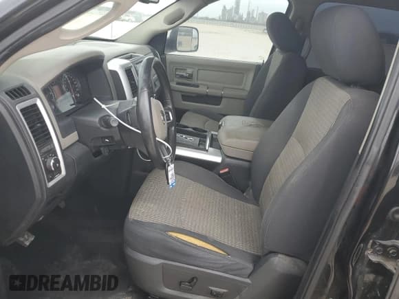 ✅ 2010 Dodge 1500 SLT • VIN: 1D7RV1CT2AS198919 • Lot: 47360855. Wystawiony na Copart z przebiegiem 151 836 mil. Bezpłatny archiwum sprzedaży aukcyjnych z USA i szczegółowy raport historii pojazdu na DreamBid. Zdjęcie 7.