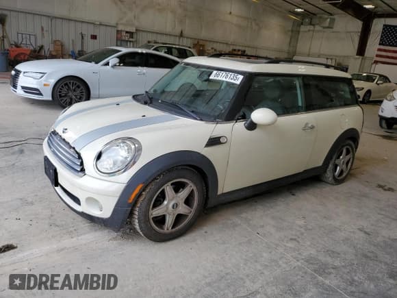 ✅ 2009 MINI Clubman • VIN: WMWML33519TX35807 • Lot: 66176135. Listed on Copart with 148,683 mi. Free auction sales archive from the USA and detailed vehicle history report at DreamBid. Image 1.