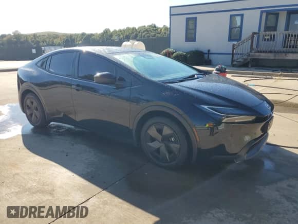 2024 Toyota Prius LE с VIN JTDACAAU7R3045340, выставлен на аукционе Copart как лот 85861145 с пробегом 11 789 миль миль и Чистый • Clean title. История ставок и продаж доступна на DreamBid. Изображение 4.