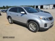 ✅ 2015 Kia Sorento LX • VIN: 5XYKT3A60FG565078 • Лот: 85270285. Опубликован ранее на Copart с пробегом 123 492 миль. Бесплатный доступ к архиву аукционных продаж из США и подробный отчёт об истории автомобиля на DreamBid. Изображение 4.