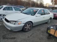 ✅ 2001 Toyota Camry LE • VIN: JT2BG22K810564102 • Лот: 92843225. Опубликован ранее на Copart с пробегом 325 069 миль. Бесплатный доступ к архиву аукционных продаж из США и подробный отчёт об истории автомобиля на DreamBid. Изображение 1.