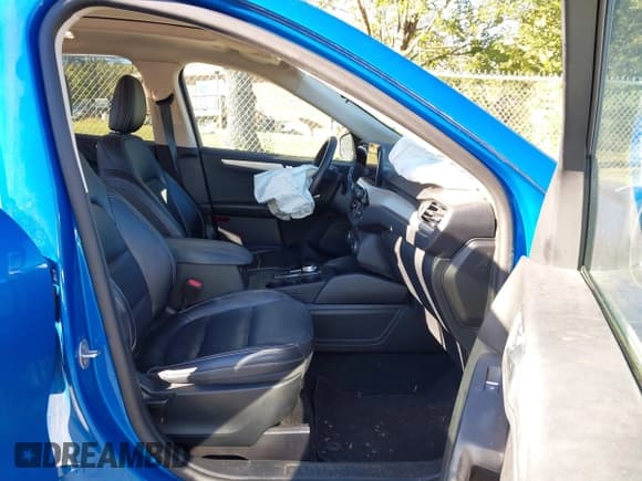 ✅ 2020 Ford Escape SEL • VIN: 1FMCU9H98LUB59155 • Lot: 43456431. Wystawiony na IAAI z przebiegiem 52 767 mil. Bezpłatny archiwum sprzedaży aukcyjnych z USA i szczegółowy raport historii pojazdu na DreamBid. Zdjęcie 5.