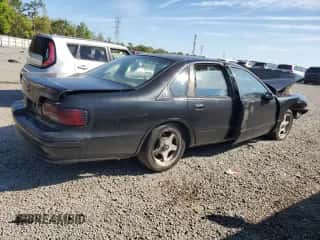 1994 Chevrolet Caprice LS z VIN 1G1BN52P4RR175290, wystawiony jako Copart lot #46079514 z przebiegiem 173 289 mil mil oraz Szkoda całkowita • Salvage title. Historia ofert i sprzedaży dostępna na DreamBid. Obrazek 3.