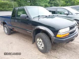 ✅ 2000 Chevrolet S-10 LS ZR2 • VIN: 1GCCT19W7Y8123342 • Лот: 42576278. Опубликован ранее на IAAI с пробегом 140 611 миль. Бесплатный доступ к архиву аукционных продаж из США и подробный отчёт об истории автомобиля на DreamBid. Изображение 1.