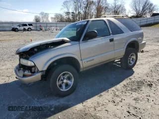 ✅ 2002 Chevrolet Blazer LS • VIN: 1GNCS18W22K217327 • Lot: 85713224. Wystawiony na Copart z przebiegiem 122 792 mil. Bezpłatny archiwum sprzedaży aukcyjnych z USA i szczegółowy raport historii pojazdu na DreamBid. Zdjęcie 1.