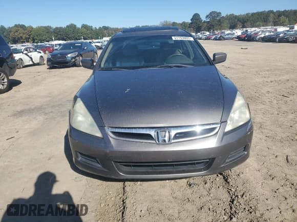 ✅ 2007 Honda Accord EX • VIN: 1HGCM56727A159479 • Lot: 91103005. Wystawiony na Copart z przebiegiem 213 661 mil. Bezpłatny archiwum sprzedaży aukcyjnych z USA i szczegółowy raport historii pojazdu na DreamBid. Zdjęcie 5.