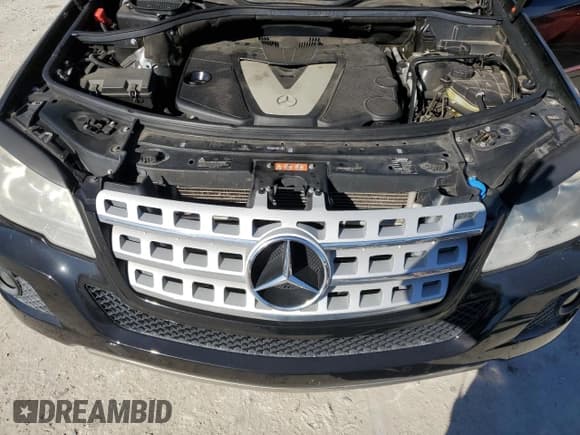 ✅ 2009 Mercedes-Benz M 320 • VIN: 4JGBB25E29A498370 • Лот: 87886475. Опубликован ранее на Copart с пробегом 137 028 миль. Бесплатный доступ к архиву аукционных продаж из США и подробный отчёт об истории автомобиля на DreamBid. Изображение 11.