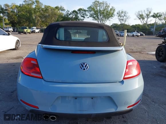 ✅ 2013 Volkswagen Beetle 2.5L • VIN: 3VW5P7AT0DM812482 • Lot: 42103987. Listed on IAAI with 105,513 mi. Free auction sales archive from the USA and detailed vehicle history report at DreamBid. Image 17.