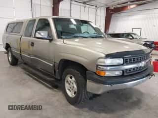 2000 Chevrolet Silverado 1500 LS z VIN 1GCEK19T1YE336600, wystawiony jako IAAI lot #42383410 z przebiegiem 64 920 mil mil oraz . Historia ofert i sprzedaży dostępna na DreamBid. Obrazek 1.