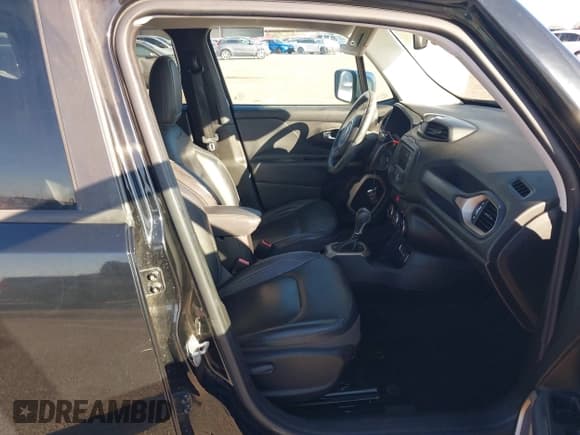 ✅ 2016 Jeep Renegade Limited • VIN: ZACCJADT7GPC84722 • Lot: 43863439. Listed on IAAI with 52,389 mi. Free auction sales archive from the USA and detailed vehicle history report at DreamBid. Image 5.