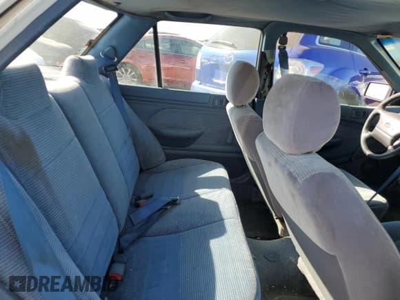 ✅ 1994 Ford Escort • VIN: 3FARP13J4RR122084 • Lot: 73184804. Wystawiony na Copart z przebiegiem 238 604 mil. Bezpłatny archiwum sprzedaży aukcyjnych z USA i szczegółowy raport historii pojazdu na DreamBid. Zdjęcie 10.