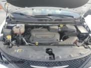 ✅ 2024 Chrysler Voyager LX • VIN: 2C4RC1CGXRR106939 • Lot: 80786085. Wystawiony na Copart z przebiegiem 59 858 mil. Bezpłatny archiwum sprzedaży aukcyjnych z USA i szczegółowy raport historii pojazdu na DreamBid. Zdjęcie 12.