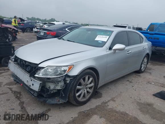 ✅ 2007 Lexus LS 460 L • VIN: JTHGL46F375014513 • Lot: 42124510. Listed on IAAI with Not provided. Free auction sales archive from the USA and detailed vehicle history report at DreamBid. Image 17.