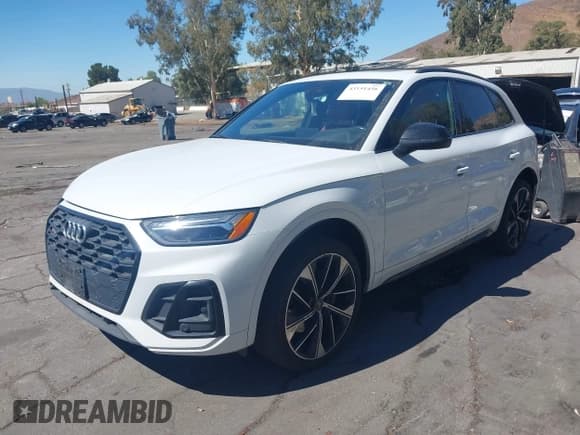 ✅ 2021 Audi SQ5 Premium Plus • VIN: WA1B4AFY9M2036452 • Lot: 43151456. Wystawiony na IAAI z przebiegiem 113 910 mil. Bezpłatny archiwum sprzedaży aukcyjnych z USA i szczegółowy raport historii pojazdu na DreamBid. Zdjęcie 2.