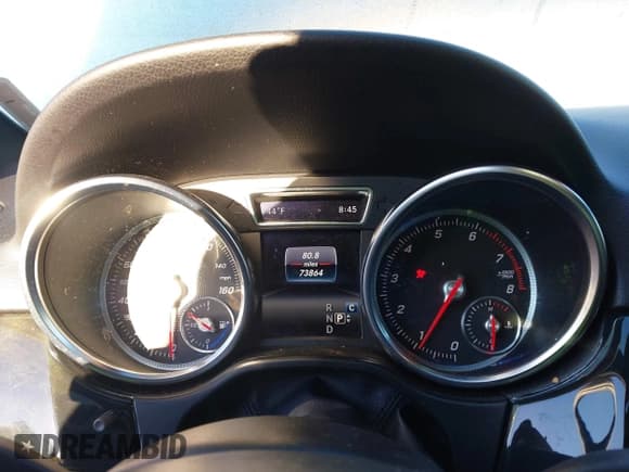 ✅ 2019 Mercedes-Benz GLE 400 • VIN: 4JGDA5GB3KB215345 • Lot: 43480088. Wystawiony na IAAI z przebiegiem 73 864 mil. Bezpłatny archiwum sprzedaży aukcyjnych z USA i szczegółowy raport historii pojazdu na DreamBid. Zdjęcie 7.