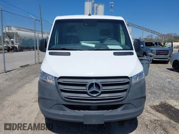 ✅ 2022 Mercedes-Benz Sprinter • VIN: W1Y4DBHYXNT104203 • Lot: 41962487. Listed on IAAI with 17,208 mi. Free auction sales archive from the USA and detailed vehicle history report at DreamBid. Image 12.