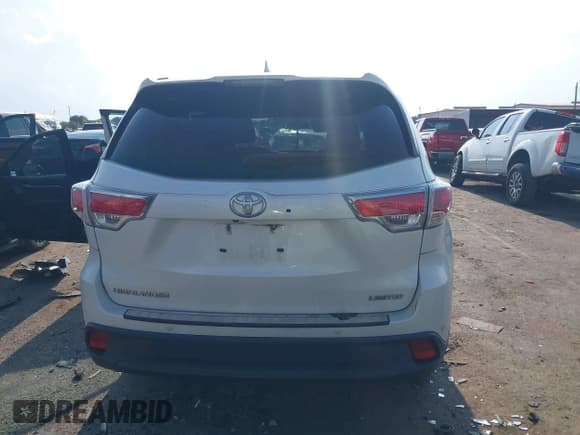 ✅ 2014 Toyota Highlander Limited • VIN: 5TDYKRFHXES030223 • Lot: 43054464. Listed on IAAI with 94,361 mi. Free auction sales archive from the USA and detailed vehicle history report at DreamBid. Image 16.
