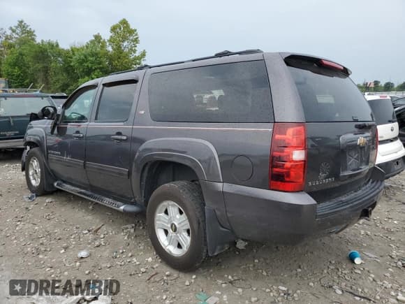 ✅ 2011 Chevrolet Suburban LT • VIN: 1GNSKJE3XBR259726 • Lot: 66365284. Wystawiony na Copart z przebiegiem 210 577 mil. Bezpłatny archiwum sprzedaży aukcyjnych z USA i szczegółowy raport historii pojazdu na DreamBid. Zdjęcie 2.