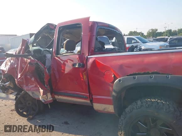 ✅ 2005 Dodge 2500 SLT • VIN: 3D7KS28C65G805071 • Lot: 43215043. Listed on IAAI with Not provided. Free auction sales archive from the USA and detailed vehicle history report at DreamBid. Image 13.