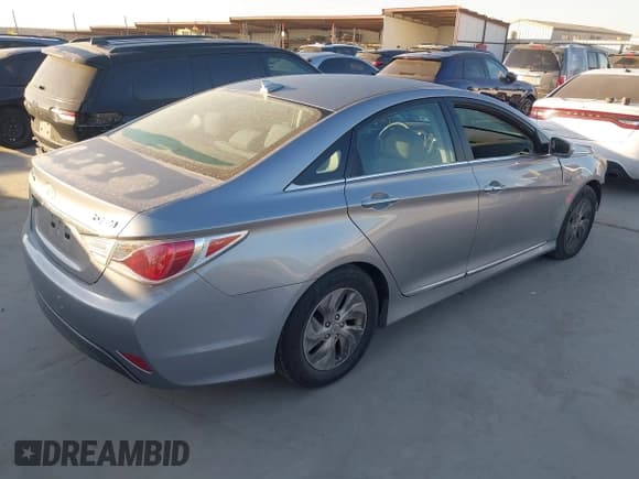 ✅ 2014 Hyundai Sonata • VIN: KMHEC4A40EA117192 • Lot: 43415513. Listed on IAAI with 117,638 mi. Free auction sales archive from the USA and detailed vehicle history report at DreamBid. Image 4.
