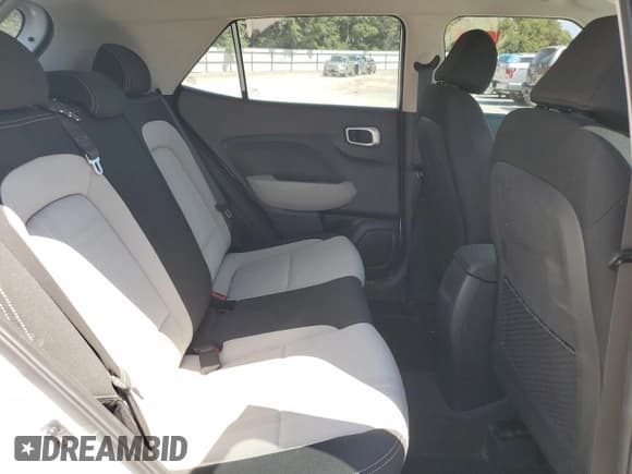 ✅ 2021 Hyundai Venue SEL • VIN: KMHRC8A39MU082360 • Lot: 67564084. Listed on Copart with 22,037 mi. Free auction sales archive from the USA and detailed vehicle history report at DreamBid. Image 12.
