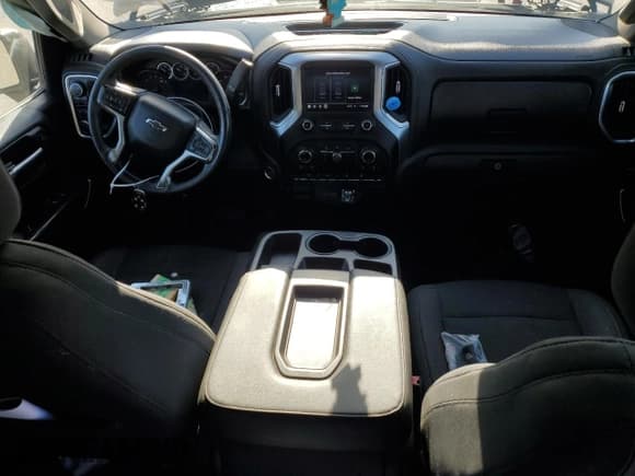 ✅ 2020 Chevrolet Silverado 1500 RST • VIN: 3GCUYEED0LG417007 • Lot: 82373475. Wystawiony na Copart z przebiegiem 80 490 mil. Bezpłatny archiwum sprzedaży aukcyjnych z USA i szczegółowy raport historii pojazdu na DreamBid. Zdjęcie 8.