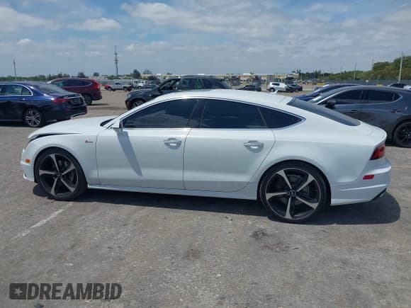✅ 2016 Audi A7 Prestige • VIN: WAU2GAFCXGN102993 • Lot: 42099259. Listed on IAAI with 64,490 mi. Free auction sales archive from the USA and detailed vehicle history report at DreamBid. Image 14.