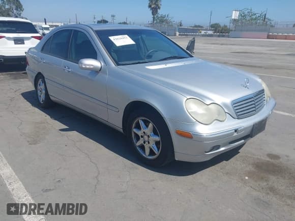 ✅ 2001 Mercedes-Benz C 230/260/280/320 • VIN: WDBRF61J91F068679 • Lot: 42620453. Wystawiony na IAAI z przebiegiem 183 522 mil. Bezpłatny archiwum sprzedaży aukcyjnych z USA i szczegółowy raport historii pojazdu na DreamBid. Zdjęcie 1.