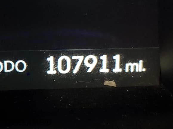 ✅ 2015 Hyundai Santa Fe • VIN: 5XYZWDLA0FG239150 • Лот: 65664442. Опубликован ранее на Copart с пробегом 107 911 миль. Бесплатный доступ к архиву аукционных продаж из США и подробный отчёт об истории автомобиля на DreamBid. Изображение 8.