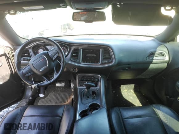 ✅ 2018 Dodge Challenger SXT Plus • VIN: 2C3CDZAG7JH334013 • Lot: 38405823. Wystawiony na Copart z przebiegiem 83 575 mil. Bezpłatny archiwum sprzedaży aukcyjnych z USA i szczegółowy raport historii pojazdu na DreamBid. Zdjęcie 8.