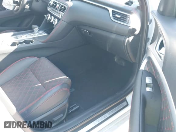 ✅ 2020 Genesis G70 3.3T • VIN: KMTG34LE6LU047066 • Lot: 41488910. Wystawiony na IAAI z przebiegiem 29 031 mil. Bezpłatny archiwum sprzedaży aukcyjnych z USA i szczegółowy raport historii pojazdu na DreamBid. Zdjęcie 5.