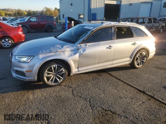 ✅ 2017 Audi allroad A4 Premium Plus • VIN: WA18NAF44HA095344 • Лот: 79781454. Опубликован ранее на Copart с пробегом 151 654 миль. Бесплатный доступ к архиву аукционных продаж из США и подробный отчёт об истории автомобиля на DreamBid. Изображение 1.