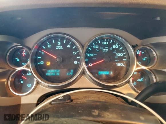 ✅ 2013 Chevrolet Silverado 2500HD LT • VIN: 1GC1KXCG5DF197024 • Lot: 92703725. Wystawiony na Copart z przebiegiem 230 196 mil. Bezpłatny archiwum sprzedaży aukcyjnych z USA i szczegółowy raport historii pojazdu na DreamBid. Zdjęcie 9.