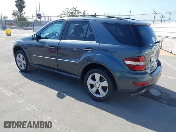 ✅ 2011 Mercedes-Benz M 350 • VIN: 4JGBB5GB2BA700733 • Lot: 42878205. Listed on IAAI with 140,873 mi. Free auction sales archive from the USA and detailed vehicle history report at DreamBid. Image 3.