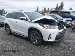 ✅ 2018 Toyota Highlander Limited Platinum • VIN: 5TDDZRFH2JS485071 • Lot: 43535107. Wystawiony na IAAI z przebiegiem 125 973 mil. Bezpłatny archiwum sprzedaży aukcyjnych z USA i szczegółowy raport historii pojazdu na DreamBid. Zdjęcie 1.