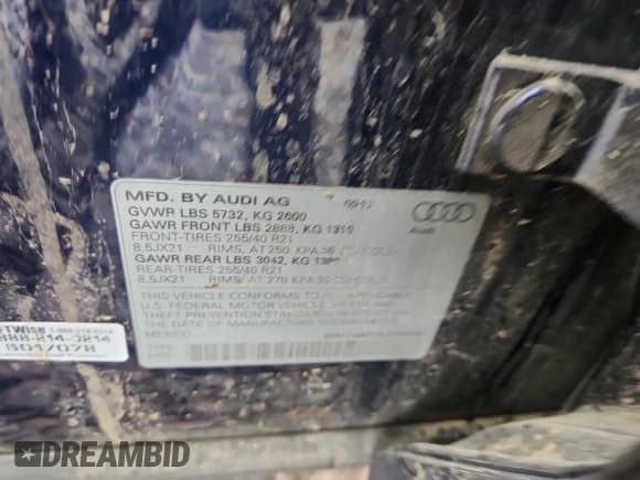 ✅ 2018 Audi SQ5 Prestige • VIN: WA1C4AFY9J2055583 • Lot: 90080375. Wystawiony na Copart z przebiegiem 86 469 mil. Bezpłatny archiwum sprzedaży aukcyjnych z USA i szczegółowy raport historii pojazdu na DreamBid. Zdjęcie 13.