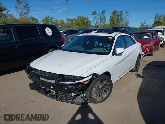 ✅ 2025 Hyundai Elantra SEL Convenience • VIN: KMHLS4DG7SU951650 • Lot: 43330896. Listed on IAAI with 2,140 mi. Free auction sales archive from the USA and detailed vehicle history report at DreamBid. Image 2.