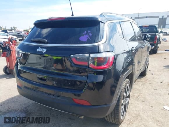 ✅ 2018 Jeep Compass Limited • VIN: 3C4NJCCB4JT139926 • Lot: 43314240. Wystawiony na IAAI z przebiegiem 118 527 mil. Bezpłatny archiwum sprzedaży aukcyjnych z USA i szczegółowy raport historii pojazdu na DreamBid. Zdjęcie 4.