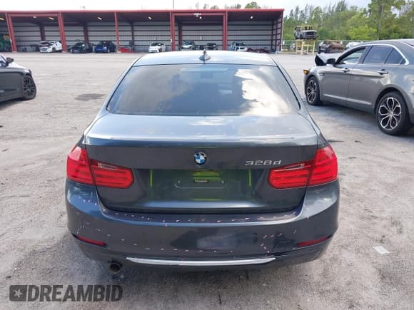 ✅ 2015 BMW 3 Series 328d • VIN: WBA3D3C51FK157847 • Лот: 42916925. Опубликован ранее на IAAI с пробегом 177 749 миль. Бесплатный доступ к архиву аукционных продаж из США и подробный отчёт об истории автомобиля на DreamBid. Изображение 16.