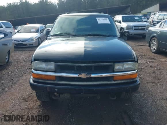 2002 Chevrolet Blazer LS with VIN 1GNDT13W92K208195, listed as a IAAI auction lot 41252604 with 141,235 mi miles and . Bid and sale history available at DreamBid. Image 6.
