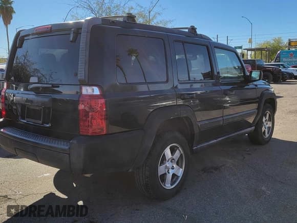 ✅ 2010 Jeep Commander Sport • VIN: 1J4RH4GK9AC147040 • Lot: 54836335. Wystawiony na Copart z przebiegiem 89 213 mil. Bezpłatny archiwum sprzedaży aukcyjnych z USA i szczegółowy raport historii pojazdu na DreamBid. Zdjęcie 4.