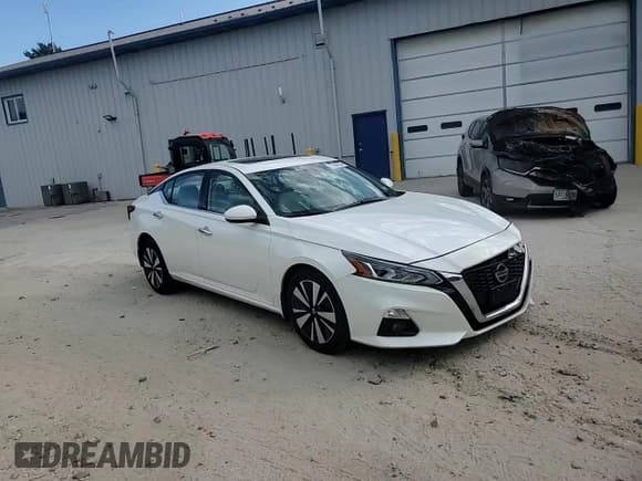 ✅ 2020 Nissan Altima SV • VIN: 1N4BL4DV5LC134606 • Lot: 71399555. Listed on Copart with 27,867 mi. Free auction sales archive from the USA and detailed vehicle history report at DreamBid. Image 13.